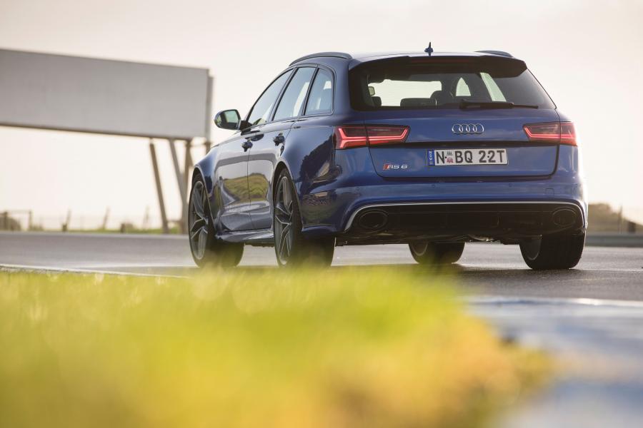  Audi RS6 Avant (4G, C7) 2015 года  (AU) (фото 4 из 18)
